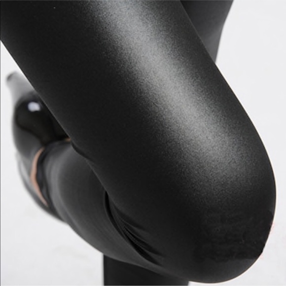1 LEFT!! Faux-Leather Matte Black Legging OSFM - Picture 2 of 6